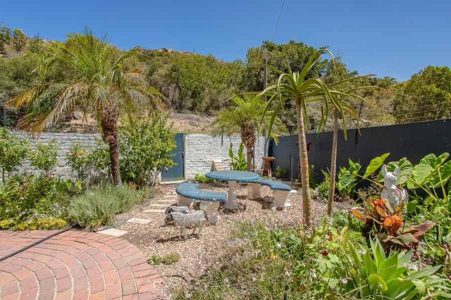To Let 6 Bedroom Property for Rent in Groenvlei Western Cape